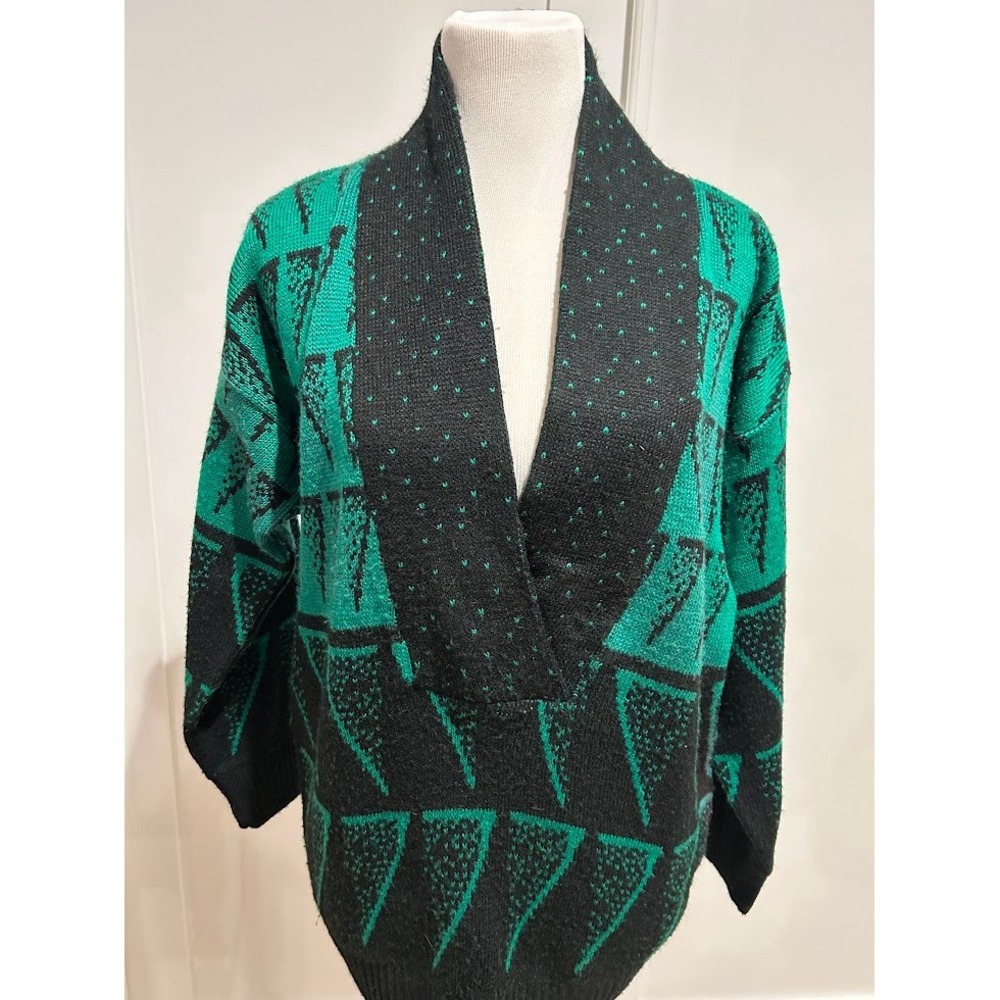 Vintage‎ Geometric Print Sweater Women's Size M Green Black Deep V Shawl Neck